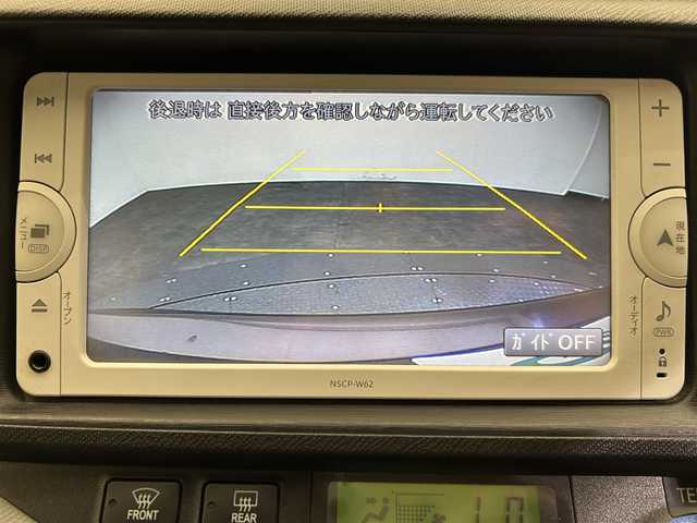 トヨタ アクア S 愛媛県 2014(平26)年 3.5万km ディープアメジストマイカメタリック ・ナビ（ワンセグＴＶ・ＢＴ・ＣＤ・ＦＭ・ＡＭ・ＳＤ）/・バックカメラ　/・電格ミラー　/・ステアリングリモコン　/・スマートキーDVDナビ