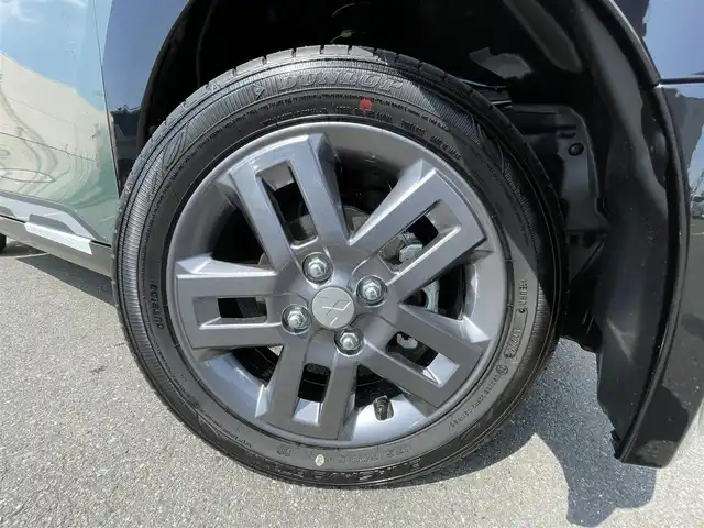 三菱 デリカミニ T プレミアム 東京都 2025(令7)年 0.1万km未満 緑 届出済未使用車/純正ディスプレイオーディオ/マルチアラウンドモニター/衝突被害軽減/車線逸脱警報/マイパイロット/シートヒーター/両側パワースライドドア/ステアリングヒーター/ステアリングスイッチ