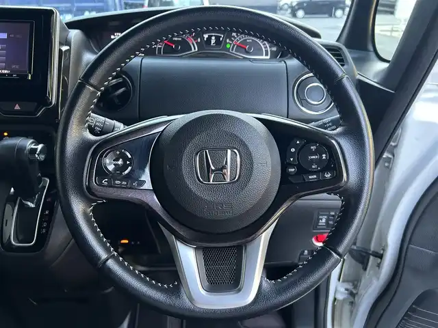 ホンダ Ｎ ＢＯＸ カスタム G L ターボ ホンダセンシング 滋賀県 2018(平30)年 5.1万km パールⅡ 禁煙車/社外メモリーナビ/・CD/フルセグ/Bluetooth/バックカメラ/追従付クルーズコントロール/両側自動スライドドア/LEDヘッドライト/パドルシフト/ハーフレザーシート/レーンキープアシスト/横滑り防止/ETC/オートエアコン/プッシュスタート/スマートキー