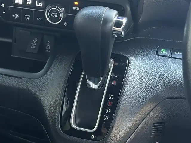 ホンダ Ｎ ＢＯＸ カスタム G L ターボ ホンダセンシング 滋賀県 2018(平30)年 5.1万km パールⅡ 禁煙車/社外メモリーナビ/・CD/フルセグ/Bluetooth/バックカメラ/追従付クルーズコントロール/両側自動スライドドア/LEDヘッドライト/パドルシフト/ハーフレザーシート/レーンキープアシスト/横滑り防止/ETC/オートエアコン/プッシュスタート/スマートキー