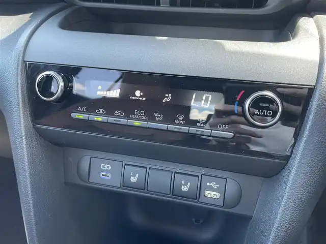 トヨタ ヤリスクロス Z アドベンチャー 滋賀県 2023(令5)年 1.3万km ブラックマイカ 純正８型ディスプレイオーディオ/（Bluetooth/USB/Miracast）/バックカメラ/純正ETC/プリクラッシュセーフティー/前後コーナーセンサー/レーンキープアシスト/追従クルーズコントロール/電動パーキングブレーキ/オートブレーキホールド/LEDヘッドライト/オートライト/オートマチックハイビーム/ハーフレザーシート /D席パワーシート/D/N席シートヒーター/ステアリングヒーター/電動バックドア/プッシュスタート/スマートキー/ステアリングリモコン/ルーフレール