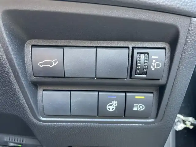 トヨタ ヤリスクロス Z アドベンチャー 滋賀県 2023(令5)年 1.3万km ブラックマイカ 純正８型ディスプレイオーディオ/（Bluetooth/USB/Miracast）/バックカメラ/純正ETC/プリクラッシュセーフティー/前後コーナーセンサー/レーンキープアシスト/追従クルーズコントロール/電動パーキングブレーキ/オートブレーキホールド/LEDヘッドライト/オートライト/オートマチックハイビーム/ハーフレザーシート /D席パワーシート/D/N席シートヒーター/ステアリングヒーター/電動バックドア/プッシュスタート/スマートキー/ステアリングリモコン/ルーフレール