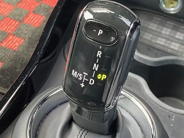 ＭＩＮＩ ＢＭＷ ミニ クラブマン クーパーD 福岡県 2020(令2)年 1.9万km 赤Ｍ 後期/ユニオンジャックテール/インテリジェントセーフティ/純正ナビ/Bluetooth/USB/社外フルセグTV/アダプティブクルーズコントロール/Bカメラ/ETC/ドラレコ/LEDヘッドライト/スマートキー/インディアンサマーレッド