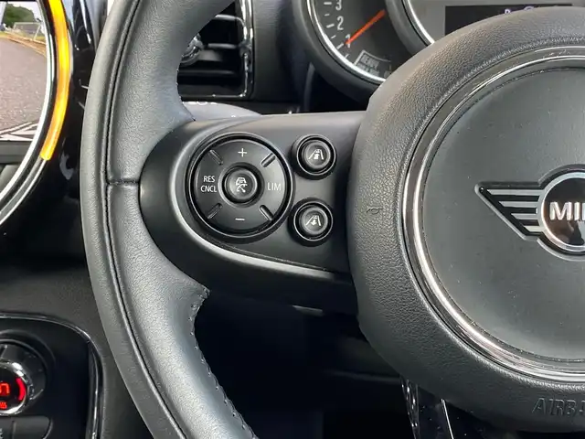 ＭＩＮＩ ＢＭＷ ミニ クラブマン クーパーD 福岡県 2020(令2)年 1.9万km 赤Ｍ 後期/ユニオンジャックテール/インテリジェントセーフティ/純正ナビ/Bluetooth/USB/社外フルセグTV/アダプティブクルーズコントロール/Bカメラ/ETC/ドラレコ/LEDヘッドライト/スマートキー/インディアンサマーレッド