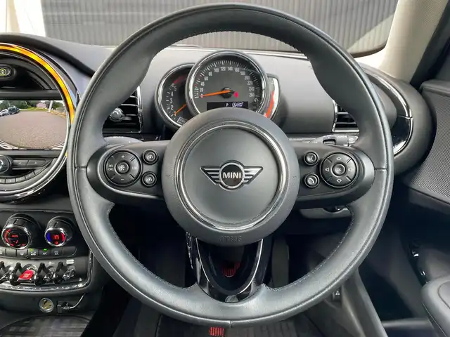 ＭＩＮＩ ＢＭＷ ミニ クラブマン クーパーD 福岡県 2020(令2)年 1.9万km 赤Ｍ 後期/ユニオンジャックテール/インテリジェントセーフティ/純正ナビ/Bluetooth/USB/社外フルセグTV/アダプティブクルーズコントロール/Bカメラ/ETC/ドラレコ/LEDヘッドライト/スマートキー/インディアンサマーレッド