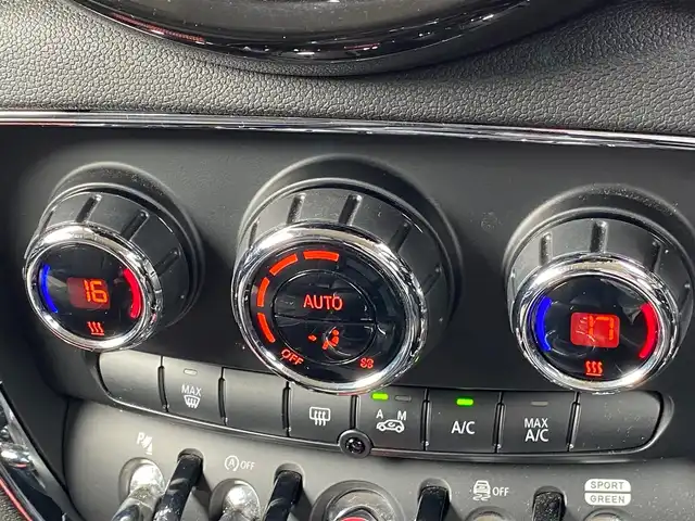 ＭＩＮＩ ＢＭＷ ミニ クラブマン クーパーD 福岡県 2020(令2)年 1.9万km 赤Ｍ 後期/ユニオンジャックテール/インテリジェントセーフティ/純正ナビ/Bluetooth/USB/社外フルセグTV/アダプティブクルーズコントロール/Bカメラ/ETC/ドラレコ/LEDヘッドライト/スマートキー/インディアンサマーレッド