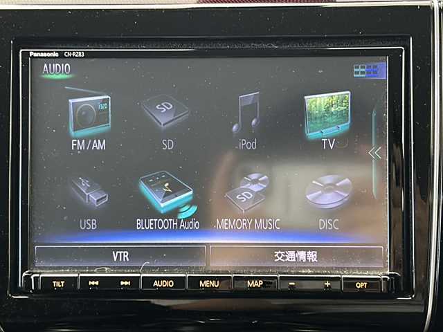 スズキ スイフト スポーツ セーフティPKG 茨城県 2017(平29)年 3万km ピュアホワイトP 純正８インチナビ　衝突被害軽減ブレーキデュアルセンサーブレーキサポート　全周囲カメラ　アダプティブクルーズコントロール　ＬＥＤヘッドライト　フォグランプ　　純正フロアマット　純正ドアバイザ　ＥＴＣ