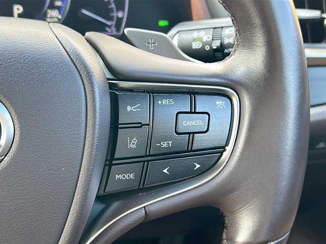 レクサス ＥＳ 300h バージョンL 三重県 2019(平31)年 2.8万km グラファイトブラックガラスフレーク 純正ナビ /全周囲カメラ/サンルーフ /本革シート/BSM /デジタルインナーミラー /ビルトインETC2.0 /スペアキー(2本) /全周囲ドライブレコーダー/前後コーナーセンサー/レーダークルーズコントロール/レーンキープアシスト/AC100V充電 /USB給電ポート/パワーバックドア/メモリシート /前席パワーシート/全席シートヒーター /全席シートエアコン /ステアリングヒーター/ステアリングスイッチ/LEDヘッドライト/オートハイビーム/オートライト/革巻きステアリング/ヘッドアップディスプレイ/純正フロアマット/電動格納ミラー/禁煙車