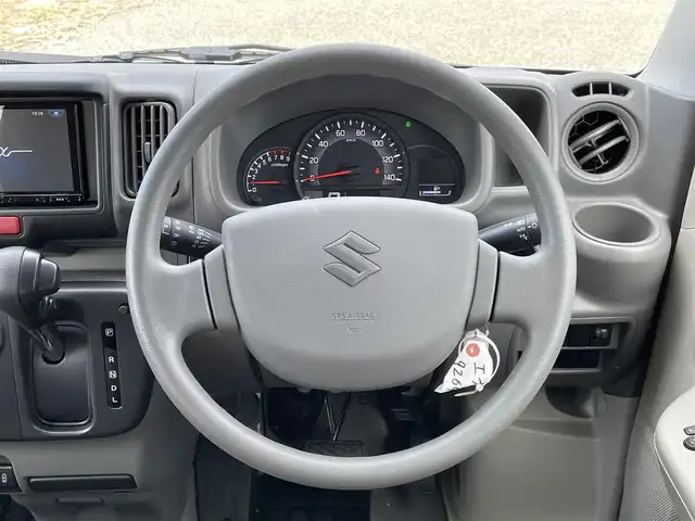 スズキ エブリイ PC 新潟県 2025(令7)年 0.2万km スペリアホワイト 4WD/社外SDナビ(AVN-LBS01)/BT/バックカメラ/ドライブレコーダー/衝突被害軽減ブレーキ/レーンキープアシスト/運転席シートヒーター/コーナーセンサー/リモコンキー /LEDヘッドライト/オートライト/オートハイビーム