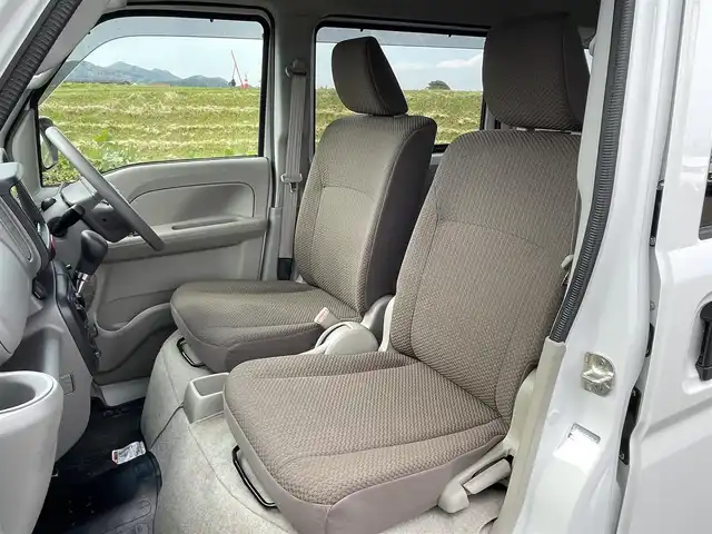 スズキ エブリイ PC 新潟県 2025(令7)年 0.2万km スペリアホワイト 4WD/社外SDナビ(AVN-LBS01)/BT/バックカメラ/ドライブレコーダー/衝突被害軽減ブレーキ/レーンキープアシスト/運転席シートヒーター/コーナーセンサー/リモコンキー /LEDヘッドライト/オートライト/オートハイビーム