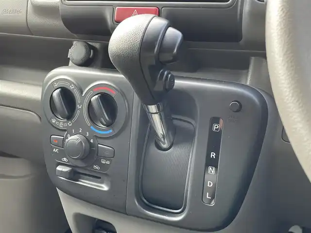 スズキ エブリイ PC 新潟県 2025(令7)年 0.2万km スペリアホワイト 4WD/社外SDナビ(AVN-LBS01)/BT/バックカメラ/ドライブレコーダー/衝突被害軽減ブレーキ/レーンキープアシスト/運転席シートヒーター/コーナーセンサー/リモコンキー /LEDヘッドライト/オートライト/オートハイビーム