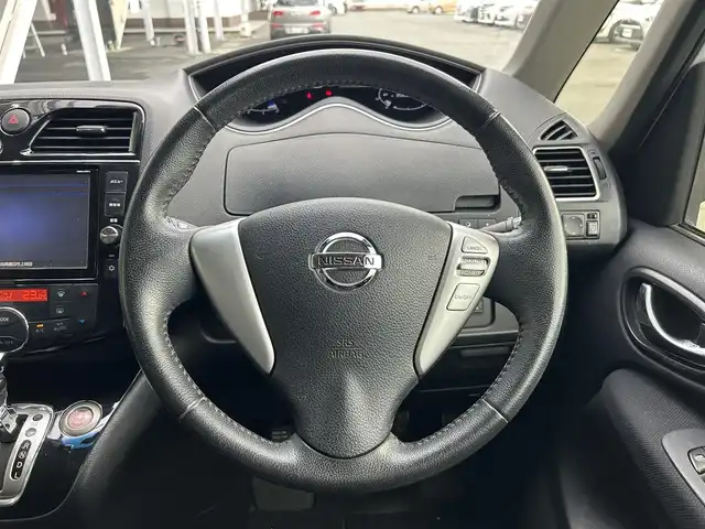 日産 セレナ ハイウェイスター Sハイブリッド 静岡県 2014(平26)年 7.6万km ブルームーンホワイトP 純正8型ナビ/エマージェンシーブレーキ/車線逸脱警報/踏み間違い衝突防止アシスト/ふらつき警報/アラウンドビューモニター/LEDヘッドライト/両側ワンタッチオートスライドドア/純正16AW/オートライト/レーンキープアシスト/前後ドラレコ/ETC