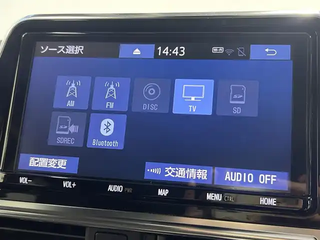 トヨタ シエンタ G クエロ 大阪府 2018(平30)年 4.9万km ホワイトパールクリスタルシャイン 純正大型ナビＴＶ　ハーフレザー　全方位カメラ　衝突軽減　両側電動　ＥＴＣ　ドラレコ　レーンアシスト　アイドリングストップ　オートライト　ＬＥＤヘッドライト　オートハイビーム　スマートキー　フォグランプ