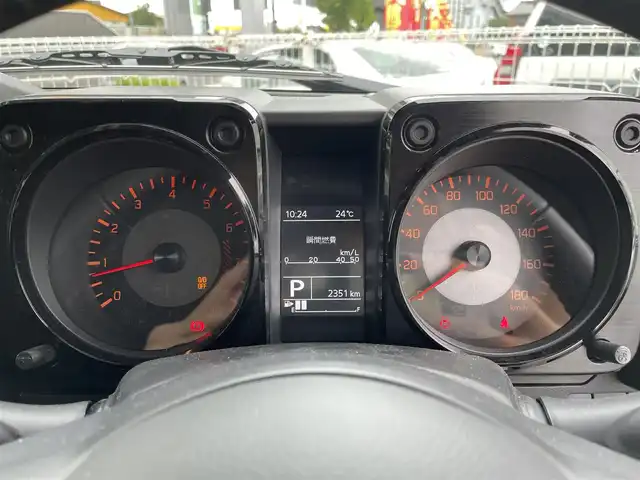 スズキ ジムニー ノマド FC 愛知県 2025(令7)年 0.3万km 黒 4WD/スズキセーフティサポート/デュアルブレーキサポート/アクティブクルーズコントロール/クリアランスソナー/アイドリングストップ/オートライト/純正15インチAW/前席シートイーター/ドアミラーヒーター/LEDヘッドライト