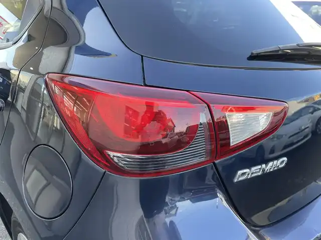 マツダ デミオ 13S 愛知県 2016(平28)年 6.5万km ディープクリスタルブルーマイカ 【(株)IDOMが運営する【じしゃロン豊川店】の自社ローン対象車両になります。こちらは現金ご利用時の価格です。自社ローンご希望の方は別途その旨お申付け下さい。】/スマートシティブレーキサポート/純正マツダコネクトナビ/　ラジオ/フルセグTV/BT/CD/DVD/バックカメラ/シートヒーター/ETC/ドライブレコーダー/アイドリングストップ/横滑り防止装置/HIDヘッドライト/オートライト/スマートキー/プッシュスタート/取扱説明書/保証書/スペアキー