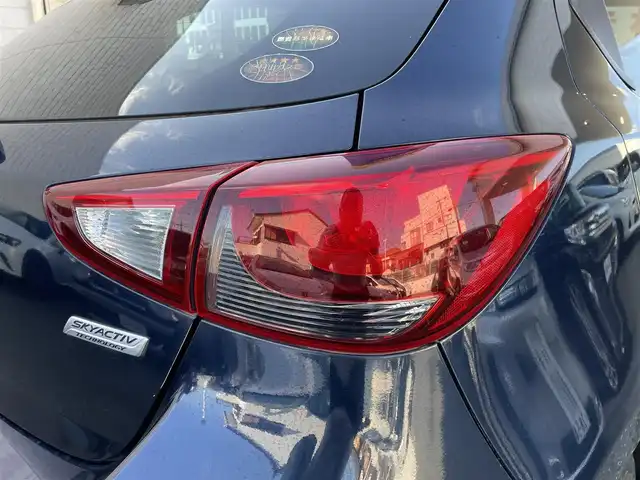 マツダ デミオ 13S 愛知県 2016(平28)年 6.5万km ディープクリスタルブルーマイカ 【(株)IDOMが運営する【じしゃロン豊川店】の自社ローン対象車両になります。こちらは現金ご利用時の価格です。自社ローンご希望の方は別途その旨お申付け下さい。】/スマートシティブレーキサポート/純正マツダコネクトナビ/　ラジオ/フルセグTV/BT/CD/DVD/バックカメラ/シートヒーター/ETC/ドライブレコーダー/アイドリングストップ/横滑り防止装置/HIDヘッドライト/オートライト/スマートキー/プッシュスタート/取扱説明書/保証書/スペアキー