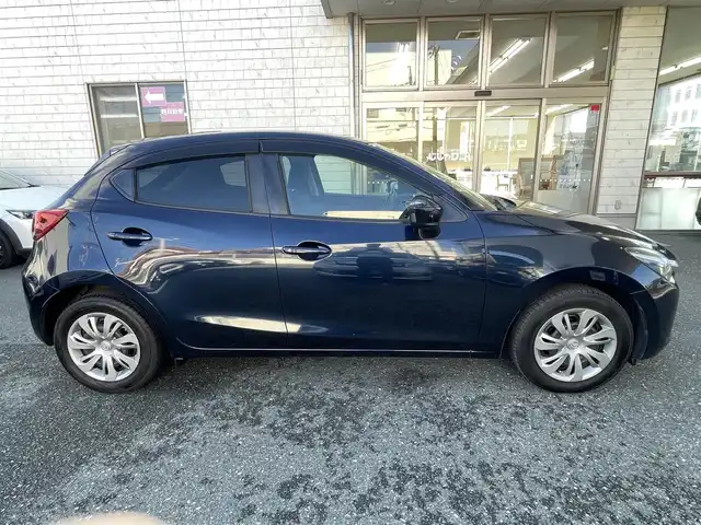 マツダ デミオ 13S 愛知県 2016(平28)年 6.5万km ディープクリスタルブルーマイカ 【(株)IDOMが運営する【じしゃロン豊川店】の自社ローン対象車両になります。こちらは現金ご利用時の価格です。自社ローンご希望の方は別途その旨お申付け下さい。】/スマートシティブレーキサポート/純正マツダコネクトナビ/　ラジオ/フルセグTV/BT/CD/DVD/バックカメラ/シートヒーター/ETC/ドライブレコーダー/アイドリングストップ/横滑り防止装置/HIDヘッドライト/オートライト/スマートキー/プッシュスタート/取扱説明書/保証書/スペアキー