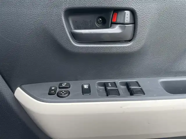 スズキ ハスラー G 富山県 2018(平30)年 3万km フェニックスレッドパール/ホワイト2トーンルーフ ４ＷＤ／/メモリナビ／/フルセグＴＶ／/ＤＶＤ再生／/Ｂｌｕｅｔｏｏｔｈ／/前席シートヒーター／/アイドリングストップ／/デュアルカメラブレーキサポート／/プッシュスタート／/スマートキー／/ヒルディセントコントロール