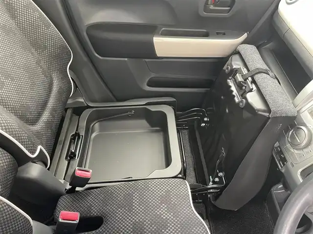 スズキ ハスラー G 富山県 2018(平30)年 3万km フェニックスレッドパール/ホワイト2トーンルーフ ４ＷＤ／/メモリナビ／/フルセグＴＶ／/ＤＶＤ再生／/Ｂｌｕｅｔｏｏｔｈ／/前席シートヒーター／/アイドリングストップ／/デュアルカメラブレーキサポート／/プッシュスタート／/スマートキー／/ヒルディセントコントロール