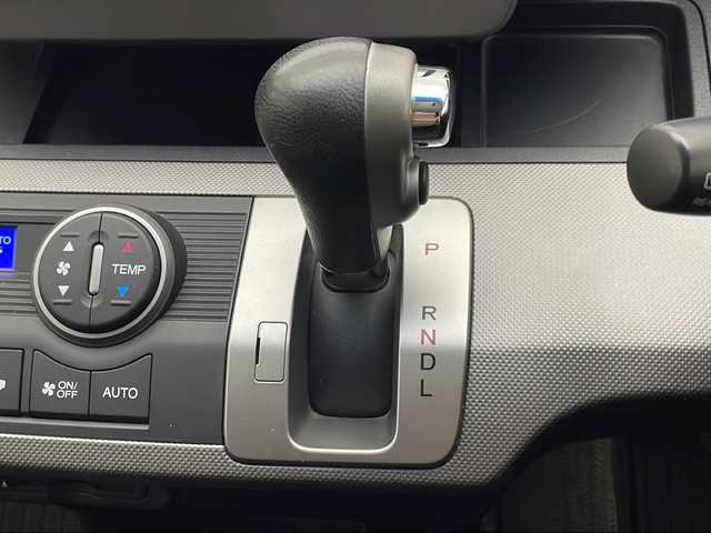 ホンダ フリード ハイブリット ジャストセレクション 宮崎県 2015(平27)年 6.3万km ホワイトオーキッドパール ワンオーナー/純正7インチSDナビ/ワンセグTV/CD/DVD/Bluetooth/バックカメラ/両側パワースライドドア/クルーズコントロール/ビルトインETC/ディスチャージヘッドライト/社外16インチAW