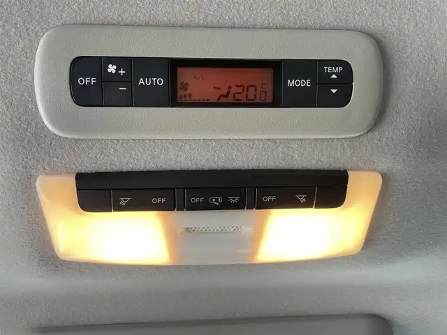 日産 セレナ ハイウェイスター 栃木県 2016(平28)年 13.9万km ダイヤモンドブラック (株)IDOMが運営する【じしゃロン宇都宮店】の自社ローン専用車両になります。こちらは現金またはオートローンご利用時の価格です。自社ローンご希望の方は別途その旨お申付け下さい/禁煙車/福祉車両/プロパイロット/ＥＴＣ/純正ＳＤナビ/アラウンドビューモニター/両側パワースライドドア/サンシェード/プッシュスタート/スマートキー　