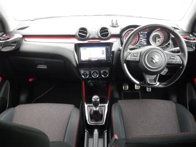 スズキ スイフト スポーツ セーフティPKG 静岡県 2018(平30)年 3.4万km スーパーブラックパール  走行：33185km（登録時)/ 6速MT/ ケンウッドSDナビ(KXM-E502W)/ バックカメラ/ RSR ローダウンスプリング/ 運転席シートヒーター/ ビルトインETC/ クルーズコントロール/ スマートキー/ プッシュスタート/ 純正17インチアルミ/ 純正LEDヘッドライト/ フォグランプ/ 純正フロアマット