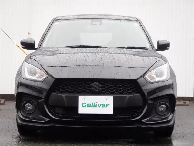 スズキ スイフト スポーツ セーフティPKG 静岡県 2018(平30)年 3.4万km スーパーブラックパール  走行：33185km（登録時)/ 6速MT/ ケンウッドSDナビ(KXM-E502W)/ バックカメラ/ RSR ローダウンスプリング/ 運転席シートヒーター/ ビルトインETC/ クルーズコントロール/ スマートキー/ プッシュスタート/ 純正17インチアルミ/ 純正LEDヘッドライト/ フォグランプ/ 純正フロアマット