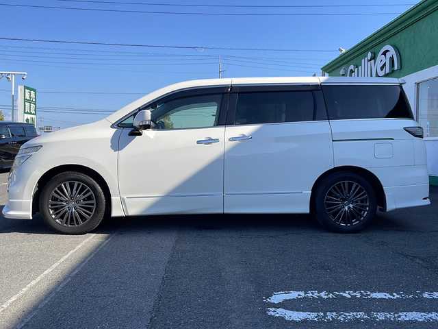 日産 エルグランド 250HWS S アーバンクロム ホワイトレザー 徳島県 2017(平29)年 8.2万km ブリリアントホワイトパール 純正ナビ/（BT/フルセグ/DISC/AUX）/全方位カメラ/デジタルインナーミラー/ホワイトレザーシート/両側電動スライドドア/LEDヘッドライト/専用クローム調18AW/ドライブレコーダー/パワーバックドア/ウッドコンビH/Fリングスポイラー/クロームメッキパーツ/純正フロアマット/D・N席シートヒーター/D・N席パワーシート/シートメモリ