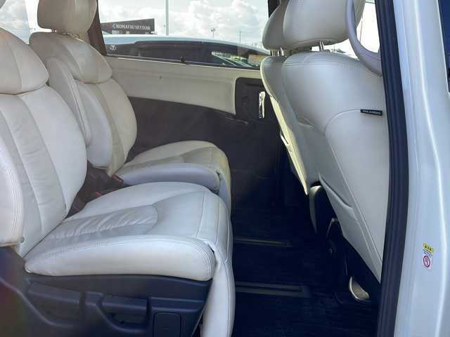 日産 エルグランド 250HWS S アーバンクロム ホワイトレザー 徳島県 2017(平29)年 8.2万km ブリリアントホワイトパール 純正ナビ/（BT/フルセグ/DISC/AUX）/全方位カメラ/デジタルインナーミラー/ホワイトレザーシート/両側電動スライドドア/LEDヘッドライト/専用クローム調18AW/ドライブレコーダー/パワーバックドア/ウッドコンビH/Fリングスポイラー/クロームメッキパーツ/純正フロアマット/D・N席シートヒーター/D・N席パワーシート/シートメモリ