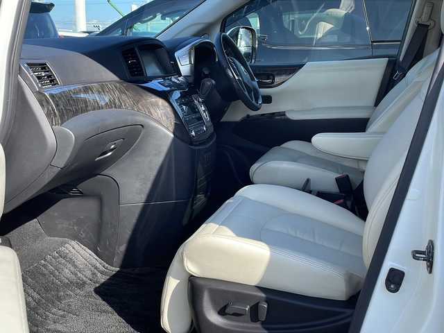 日産 エルグランド 250HWS S アーバンクロム ホワイトレザー 徳島県 2017(平29)年 8.2万km ブリリアントホワイトパール 純正ナビ/（BT/フルセグ/DISC/AUX）/全方位カメラ/デジタルインナーミラー/ホワイトレザーシート/両側電動スライドドア/LEDヘッドライト/専用クローム調18AW/ドライブレコーダー/パワーバックドア/ウッドコンビH/Fリングスポイラー/クロームメッキパーツ/純正フロアマット/D・N席シートヒーター/D・N席パワーシート/シートメモリ