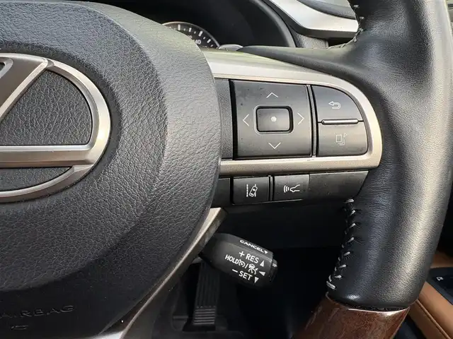 レクサス ＲＸ 450hL 石川県 2021(令3)年 5.2万km 黒 ワンオーナー/4WD/サンルーフ/純正ナビ/　Bluetooth・AM/FM・CD・DVD・USB/フルセグTV/ETC2.0/全方位カメラ/前後ドライブレコーダー/アダプティブクルーズコントロール/ヘッドアップディスプレイ/ブラインドスポットモニター/パワーシート/シートヒーター/エアシート/ステアリングヒーター/アンチロック・ブレーキ・システム/衝突被害軽減システム/横滑り防止装置/前後コーナーセンサー/レーンキープアシスト/盗難防止装置/オートマチックハイビーム/アイドリングストップ/純正アルミホイール/スマートキー