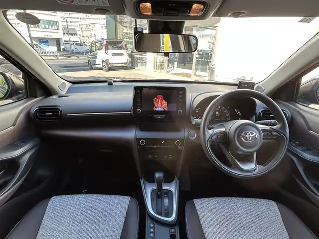 トヨタ ヤリスクロス ハイブリッド Z 愛知県 2020(令2)年 1万km ブラックマイカ ワンオーナー/純ディスプレイナビテレビ/フルセグテレビ/パノラマビューカメラ/パワーバックドア/ハーフレザーシート/パーキングアシスト/シートヒーター/ステアリングヒーター/ビルドインETC/純18インチAW/レーダークルーズコントロール/新車保証書・取説/スペアキー