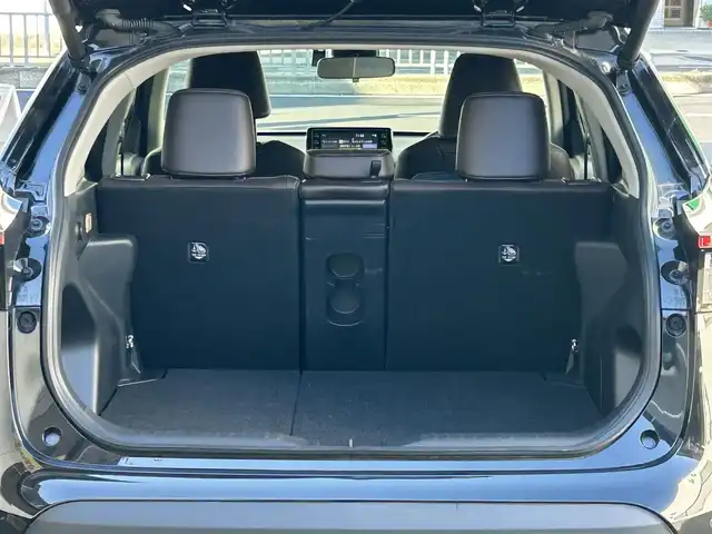 トヨタ ヤリスクロス ハイブリッド Z 愛知県 2020(令2)年 1万km ブラックマイカ ワンオーナー/純ディスプレイナビテレビ/フルセグテレビ/パノラマビューカメラ/パワーバックドア/ハーフレザーシート/パーキングアシスト/シートヒーター/ステアリングヒーター/ビルドインETC/純18インチAW/レーダークルーズコントロール/新車保証書・取説/スペアキー