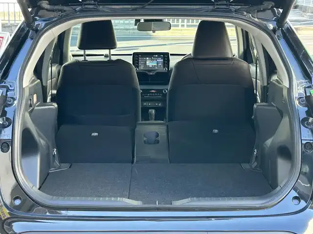 トヨタ ヤリスクロス ハイブリッド Z 愛知県 2020(令2)年 1万km ブラックマイカ ワンオーナー/純ディスプレイナビテレビ/フルセグテレビ/パノラマビューカメラ/パワーバックドア/ハーフレザーシート/パーキングアシスト/シートヒーター/ステアリングヒーター/ビルドインETC/純18インチAW/レーダークルーズコントロール/新車保証書・取説/スペアキー