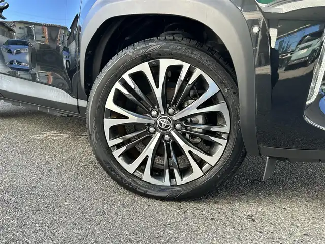 トヨタ ヤリスクロス ハイブリッド Z 愛知県 2020(令2)年 1万km ブラックマイカ ワンオーナー/純ディスプレイナビテレビ/フルセグテレビ/パノラマビューカメラ/パワーバックドア/ハーフレザーシート/パーキングアシスト/シートヒーター/ステアリングヒーター/ビルドインETC/純18インチAW/レーダークルーズコントロール/新車保証書・取説/スペアキー