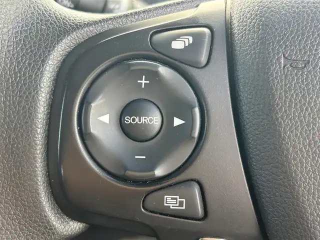 ホンダ フリード ハイブリット G ブラックスタイル 熊本県 2022(令4)年 3.6万km プラチナホワイトパール ワンオーナー/純正ナビ/・AM/FM/CD/DVD/SD/USB/BT/・フルセグTV/バックカメラ/アダプティブクルーズコントロール/先行車発進お知らせ機能/路外逸脱抑制システム/レーンキープアシスト/標識認識機能/衝突被害軽減ブレーキ/後方コーナーセンサー/ステアリングリモコン/オートライト/・LEDライト/電動格納ミラー/・ウィンカーミラー/ETC/D/N席シートヒーター/前後ドライブレコーダー/テレビキャンセラー/ドアバイザー/純正フロアマット/純正アルミホイール/スマートキー