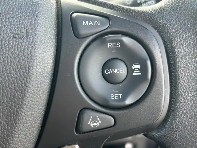 ホンダ フリード ハイブリット G ブラックスタイル 熊本県 2022(令4)年 3.6万km プラチナホワイトパール ワンオーナー/純正ナビ/・AM/FM/CD/DVD/SD/USB/BT/・フルセグTV/バックカメラ/アダプティブクルーズコントロール/先行車発進お知らせ機能/路外逸脱抑制システム/レーンキープアシスト/標識認識機能/衝突被害軽減ブレーキ/後方コーナーセンサー/ステアリングリモコン/オートライト/・LEDライト/電動格納ミラー/・ウィンカーミラー/ETC/D/N席シートヒーター/前後ドライブレコーダー/テレビキャンセラー/ドアバイザー/純正フロアマット/純正アルミホイール/スマートキー