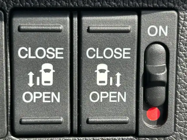 ホンダ フリード ハイブリット G ブラックスタイル 熊本県 2022(令4)年 3.6万km プラチナホワイトパール ワンオーナー/純正ナビ/・AM/FM/CD/DVD/SD/USB/BT/・フルセグTV/バックカメラ/アダプティブクルーズコントロール/先行車発進お知らせ機能/路外逸脱抑制システム/レーンキープアシスト/標識認識機能/衝突被害軽減ブレーキ/後方コーナーセンサー/ステアリングリモコン/オートライト/・LEDライト/電動格納ミラー/・ウィンカーミラー/ETC/D/N席シートヒーター/前後ドライブレコーダー/テレビキャンセラー/ドアバイザー/純正フロアマット/純正アルミホイール/スマートキー