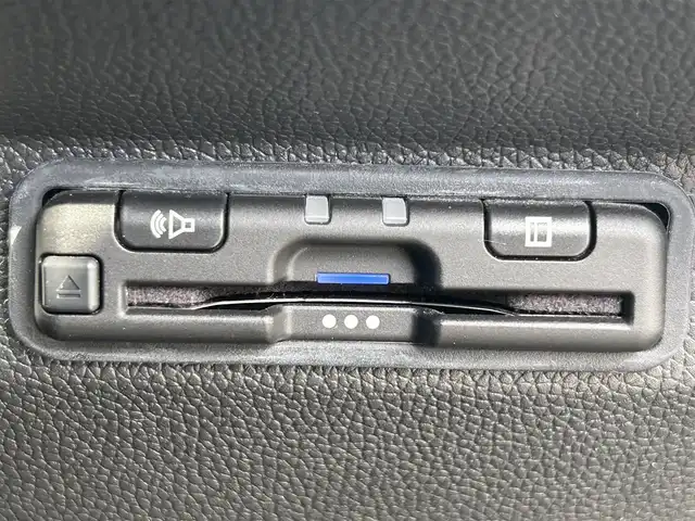 ホンダ フリード ハイブリット G ブラックスタイル 熊本県 2022(令4)年 3.6万km プラチナホワイトパール ワンオーナー/純正ナビ/・AM/FM/CD/DVD/SD/USB/BT/・フルセグTV/バックカメラ/アダプティブクルーズコントロール/先行車発進お知らせ機能/路外逸脱抑制システム/レーンキープアシスト/標識認識機能/衝突被害軽減ブレーキ/後方コーナーセンサー/ステアリングリモコン/オートライト/・LEDライト/電動格納ミラー/・ウィンカーミラー/ETC/D/N席シートヒーター/前後ドライブレコーダー/テレビキャンセラー/ドアバイザー/純正フロアマット/純正アルミホイール/スマートキー