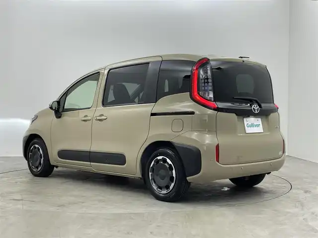 トヨタ シエンタ ハイブリッド Z 埼玉県 2025(令7)年 0.1千km ベージュ 登録済未使用車　純正１０．５インチディスプレイオーディオ　パノラミックビューモニター　ＢＳＭビルトインＥＴＣ２．０　セーフティセンス　レーダークルーズコントロール　オートハイビーム　ＬＥＤライト　ＴＶ