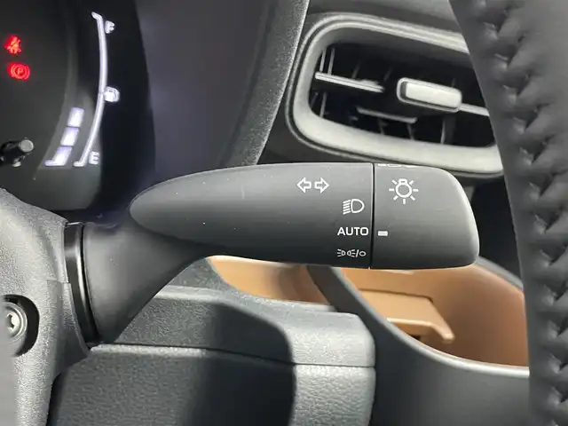 トヨタ シエンタ ハイブリッド Z 埼玉県 2025(令7)年 0.1千km ベージュ 登録済未使用車　純正１０．５インチディスプレイオーディオ　パノラミックビューモニター　ＢＳＭビルトインＥＴＣ２．０　セーフティセンス　レーダークルーズコントロール　オートハイビーム　ＬＥＤライト　ＴＶ