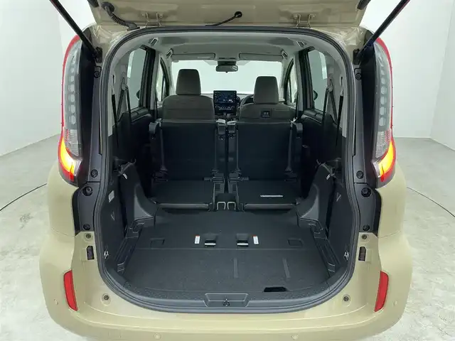 トヨタ シエンタ ハイブリッド Z 埼玉県 2025(令7)年 0.1千km ベージュ 登録済未使用車　純正１０．５インチディスプレイオーディオ　パノラミックビューモニター　ＢＳＭビルトインＥＴＣ２．０　セーフティセンス　レーダークルーズコントロール　オートハイビーム　ＬＥＤライト　ＴＶ