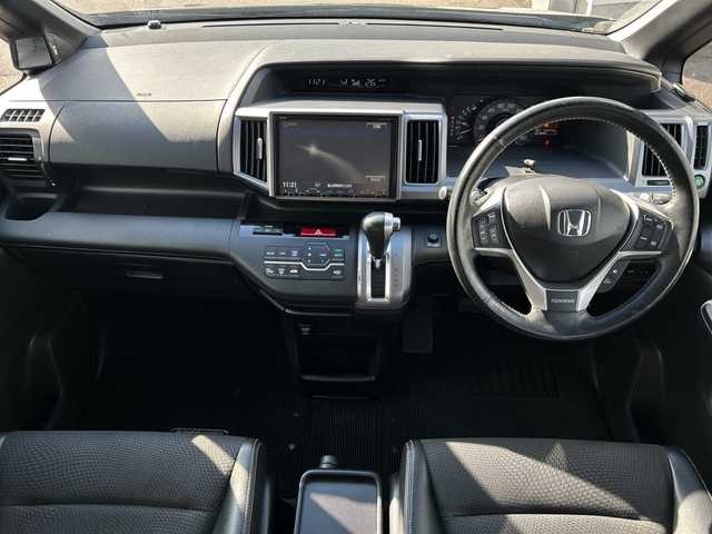 ホンダ ステップワゴン スパーダ Z クールスピリット 富山県 2013(平25)年 5.9万km プレミアムコスミックバイオレットパール 純正メモリナビ/型式：VXM-135VFNi/【フルセグTV/i-Pod/USB】/両側パワースライドドア　/純正17インチアルミホイール　/ビルトインＥＴＣ　/クルーズコントロール/パドルシフト/アイドリングストップ　/横滑り防止装置　/純正キセノンヘッドライト/バックカメラ　/スマートキー/スペアキー1本/ハーフレザーシート/純正フロアマット