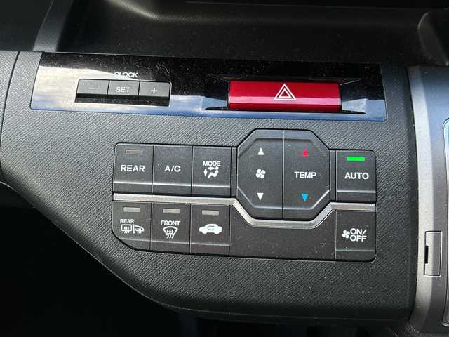 ホンダ ステップワゴン スパーダ Z クールスピリット 富山県 2013(平25)年 5.9万km プレミアムコスミックバイオレットパール 純正メモリナビ/型式：VXM-135VFNi/【フルセグTV/i-Pod/USB】/両側パワースライドドア　/純正17インチアルミホイール　/ビルトインＥＴＣ　/クルーズコントロール/パドルシフト/アイドリングストップ　/横滑り防止装置　/純正キセノンヘッドライト/バックカメラ　/スマートキー/スペアキー1本/ハーフレザーシート/純正フロアマット