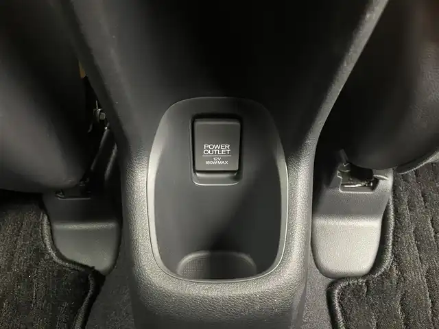 ホンダ ヴェゼル ハイブリッド Z ホンダセンシング 富山県 2019(令1)年 2.3万km クリスタルブラックパール 純正ナビ(VXM-195VFi)/・Bluetooth/・CD/DVD/・フルセグ/ホンダセンシング(安全運転支援システム)/・衝突軽減ブレーキ/・誤発進抑制機能/・歩行者事故低減ステアリング/・路外逸脱抑制機能/・アダプティブクルーズコントロール/・車線維持支援システム/・先行車発進お知らせ機能/・標識認識機能/LEDヘッドランプ/オートライト/LEDフロントフォグランプ/ルーフレール/パドルシフト/左右独立温度調整オートエアコン/シートヒーター(運転席/助手席)/スマートキーシステム/SRSエアバック(運転席/助手席/サイド/カーテン)/純正アルミホイール(215/55/R17)