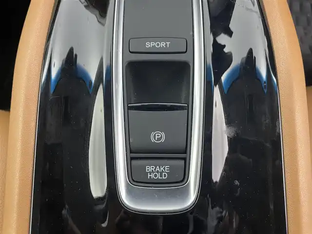 ホンダ ヴェゼル ハイブリッド Z ホンダセンシング 富山県 2019(令1)年 2.3万km クリスタルブラックパール 純正ナビ(VXM-195VFi)/・Bluetooth/・CD/DVD/・フルセグ/ホンダセンシング(安全運転支援システム)/・衝突軽減ブレーキ/・誤発進抑制機能/・歩行者事故低減ステアリング/・路外逸脱抑制機能/・アダプティブクルーズコントロール/・車線維持支援システム/・先行車発進お知らせ機能/・標識認識機能/LEDヘッドランプ/オートライト/LEDフロントフォグランプ/ルーフレール/パドルシフト/左右独立温度調整オートエアコン/シートヒーター(運転席/助手席)/スマートキーシステム/SRSエアバック(運転席/助手席/サイド/カーテン)/純正アルミホイール(215/55/R17)