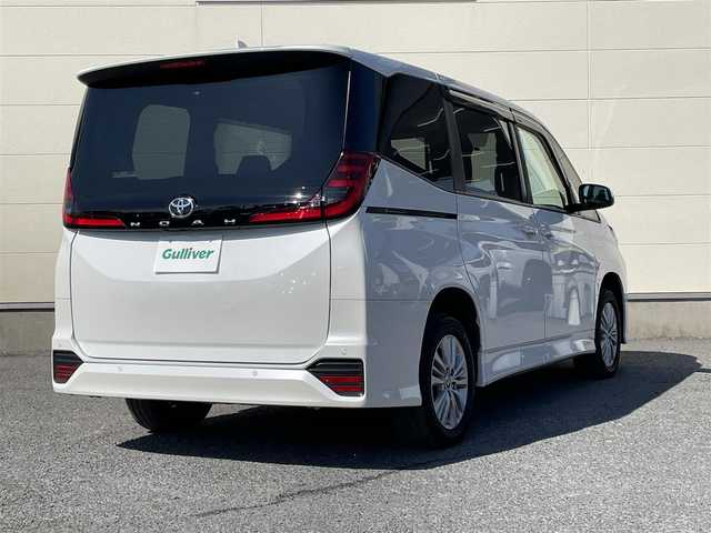 トヨタ ノア S－G 茨城県 2022(令4)年 2.7万km ホワイトパールクリスタルシャイン 純正デイスプレーオーディオナビ（ナビ無料契約可能）/バックカメラ/DVDデッキ/革巻きステアリング/ステアリングスイッチ/トヨタセーフティセンス/レーダークルーズコントロール/両側パワースライドドア/フロアマット/LEDヘッドライト/BSM/フォグランプ/ドライブレコーダー/プッシュスタート/スマートキー