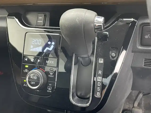 ダイハツ キャスト スタイル GプライムコレSAⅢ 滋賀県 2019(平31)年 4.2万km ダークエメラルドマイカ 純正８型ナビ/Bluetooth/USB/iPod/全方位カメラ/レーンキープアシスト/オートマチックハイビーム/衝突軽減ブレーキ/LEDヘッドライト/シートヒーター/ステアリングリモコン/スマートアシストIII/純正15AW/ドライブレコーダー/ETC/アイドリングストップ/プッシュスタート/スマートキー