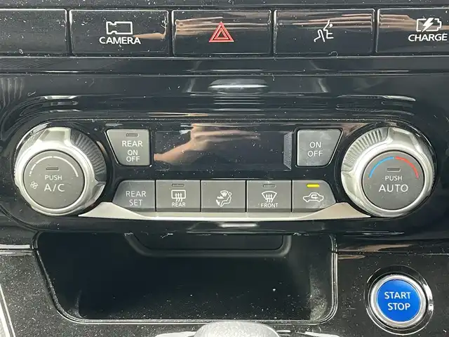 日産 セレナ e－パワー ハイウェイスター V 滋賀県 2021(令3)年 2.8万km ダイヤモンドブラック 純正SDナビ/・フルセグTV　/・CD/・DVD/・Blu-ray/・Bluetooth/後席用モニター/ETC/全方位カメラ/前後コーナーセンサー/クルーズコントロール/追従走行/両側電動ドア/ハンズフリー電動ドア/オートライト/オートハイビーム/レーンキープアシスト/横滑り防止装置/衝突被害軽減システム/盗難防止装置