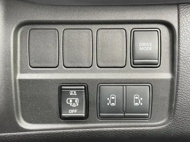 日産 セレナ e－パワー ハイウェイスター V 滋賀県 2021(令3)年 2.8万km ダイヤモンドブラック 純正SDナビ/・フルセグTV　/・CD/・DVD/・Blu-ray/・Bluetooth/後席用モニター/ETC/全方位カメラ/前後コーナーセンサー/クルーズコントロール/追従走行/両側電動ドア/ハンズフリー電動ドア/オートライト/オートハイビーム/レーンキープアシスト/横滑り防止装置/衝突被害軽減システム/盗難防止装置